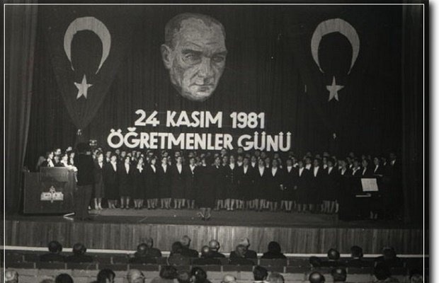 En Güzel Resimli Öğretmenler Günü Mesajları