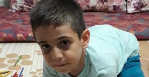 Bir Baba, Ödevini Yapmadığı Gerekçesiyle 6 Yaşındaki Oğlunu Döverek Öldürdü !