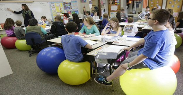 Küçük çocukları sınıfta çok uzun süre oturmaya zorlamanın sonuçları