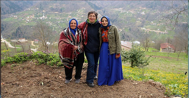 Bu Köyü Sadece Kadınlar Yönetiyor: "5 Dil Bilen Köy Muhtarı" Ve Yaşama Dair Güzel Bir Örnek