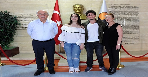 Türkiye 22. si Şebnem Sarı, YKS Başarısının Sırrını Açıkladı