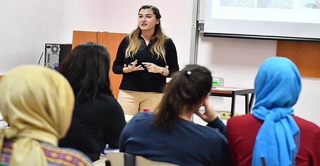 Bugün Türkiye'de Bir İlk Gerçekleşti: "Anne Üniversitesi Eğitime Başladı"