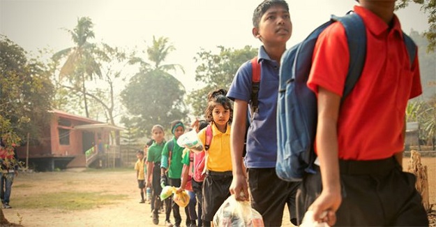 Hindistan'daki Okul, Eğitim İçin Para Yerine Öğrencilerden Plastik İstiyor