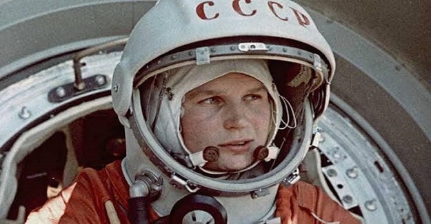 Fabrikada çalışırken akşam okuluna devam edip mühendislik diploması aldı. 1963'te tek başına Dünya yörüngesini 48 kez dolaşan ilk kadın oldu