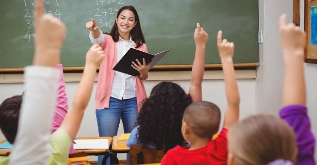 Öğrenci Sayısı Artıyor Ama Öğretmenler Atanamıyor: Tatil Arası Eğitim Başlıyor