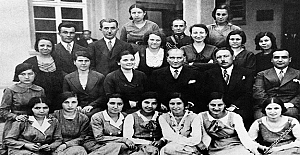 Atatürk'ün, Ankara Kız Lisesi'ni ziyareti ve sınavlarda bulunması.